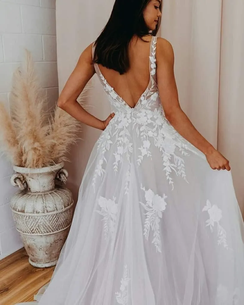 A-Line V Neck Tulle Lace Appliques White Wedding Dress Bridal Gown TN258