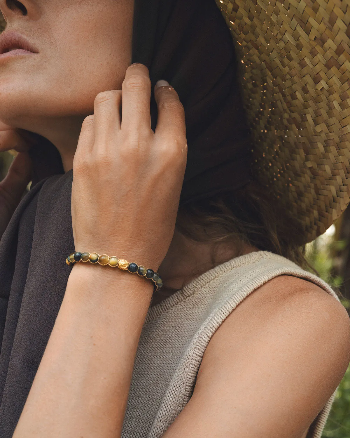 Blue Tiger Eye 6mm Bracelet | Gold