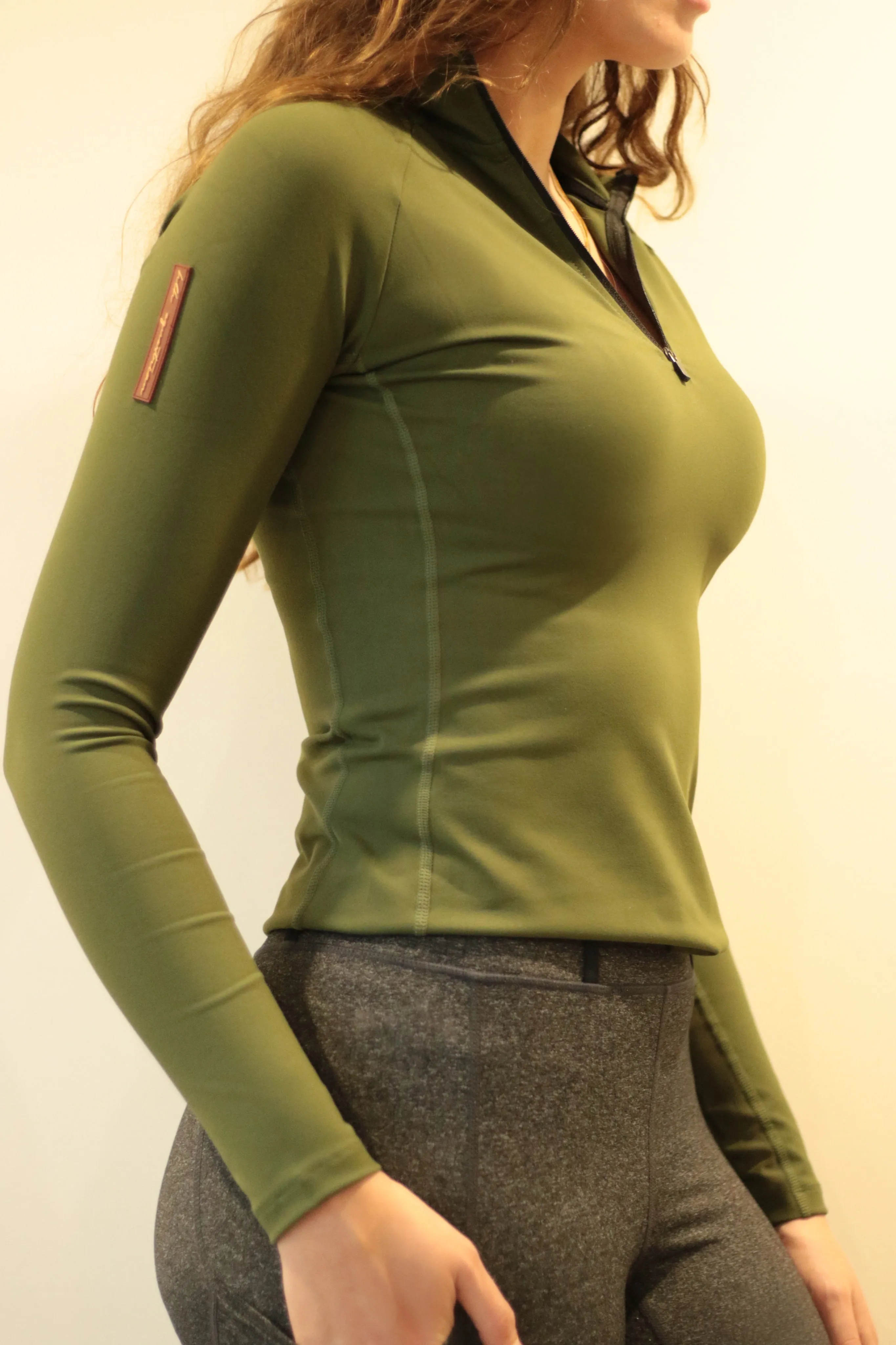 Brisk base layer in Olive