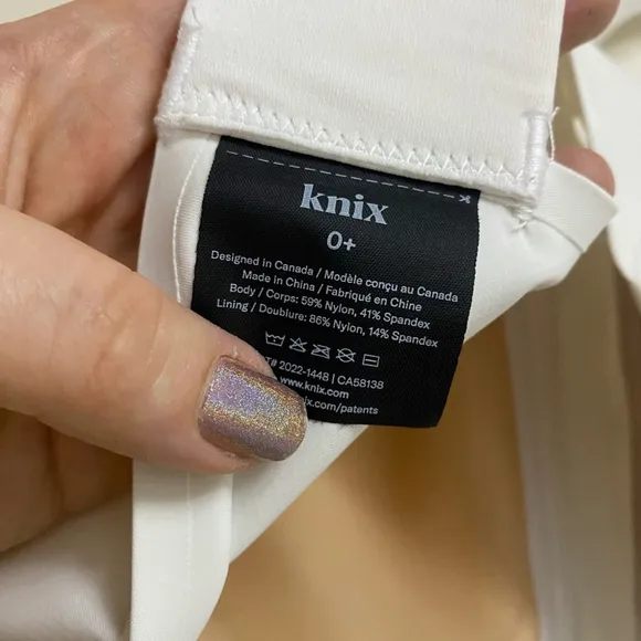 Knix - Catalyst Front Zip Sports Bra