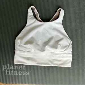 Lululemon Racerback Sports Bra in White sz.6 A/B cup