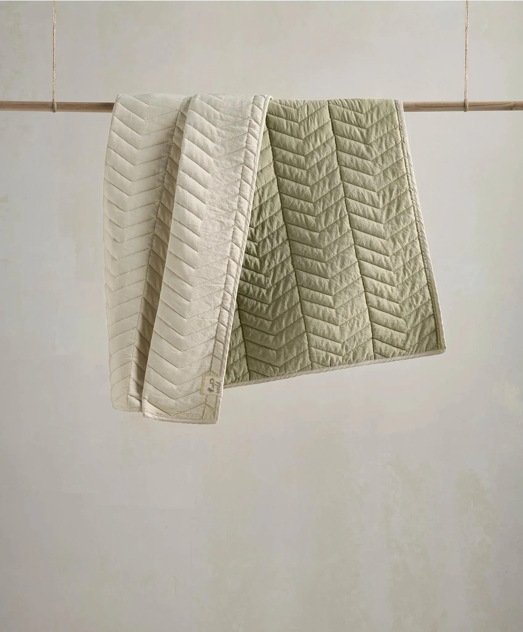 M&P Welcome to the World Cot Bed Quilt (Born to be wild)