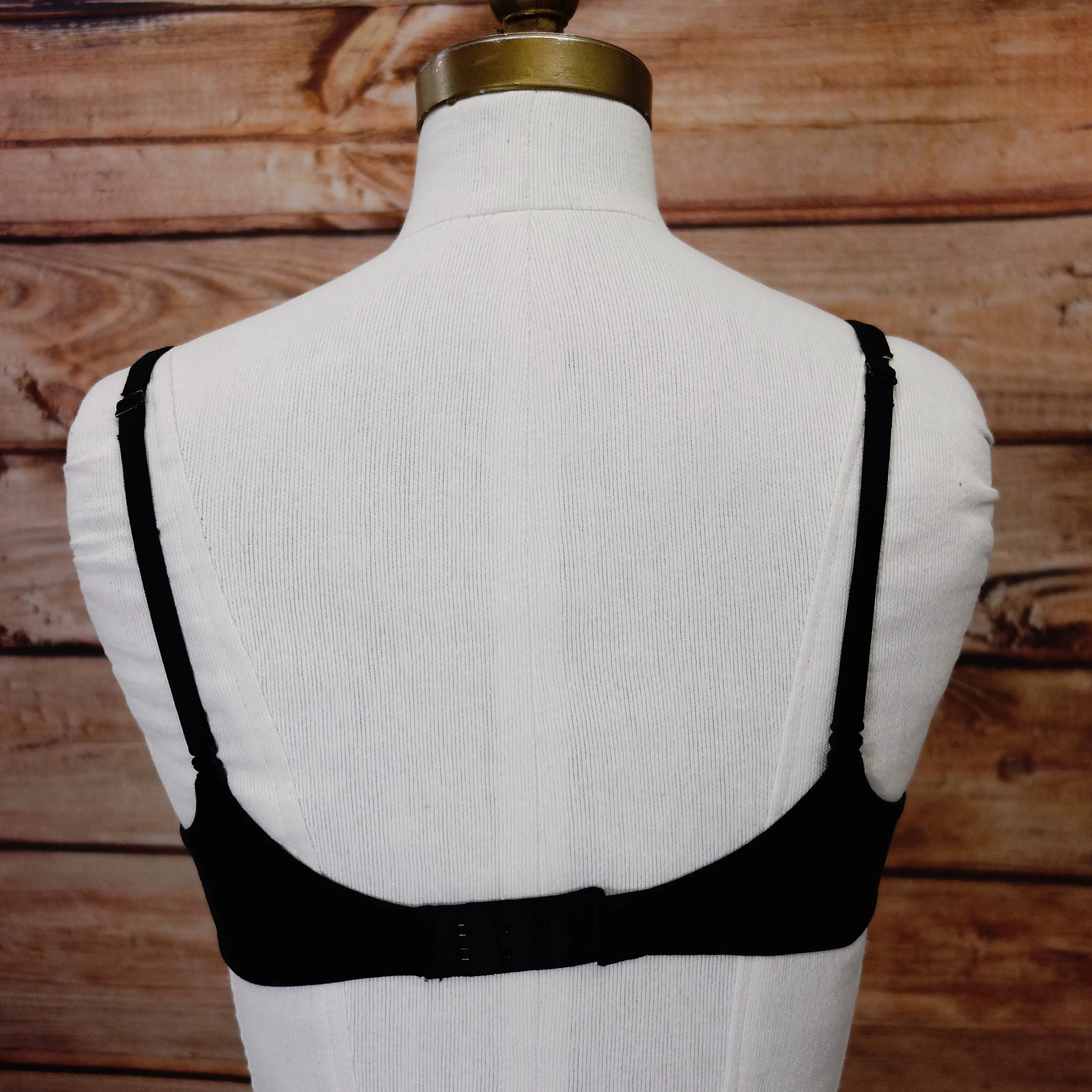 New Victoria's Secret Body By Victoria Lined Demi bra - 32B