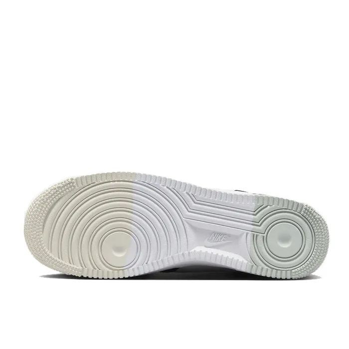 Nike Air Force 1 '07 LV8