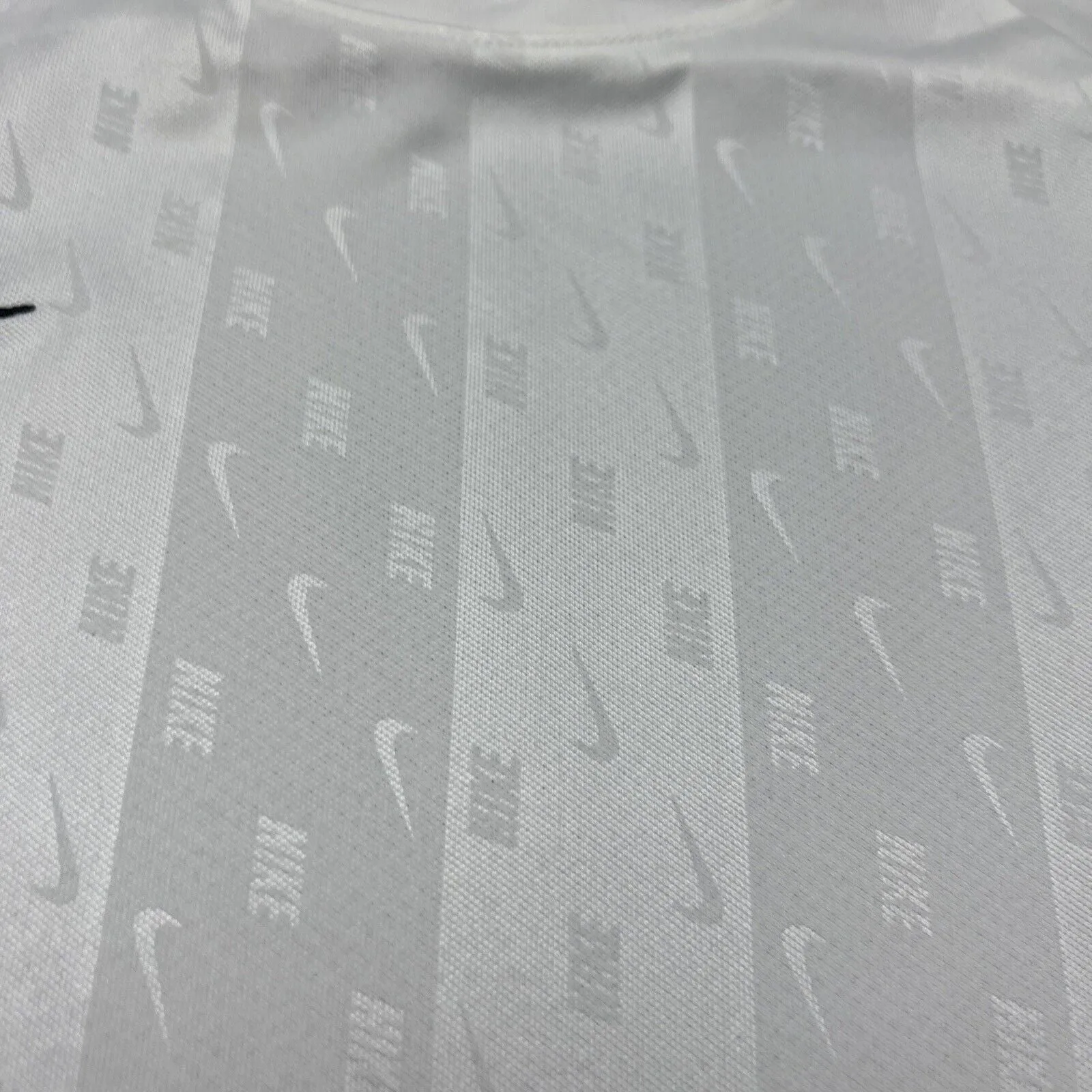 Nike Boys white Soccer Jerseys Size Small (New)