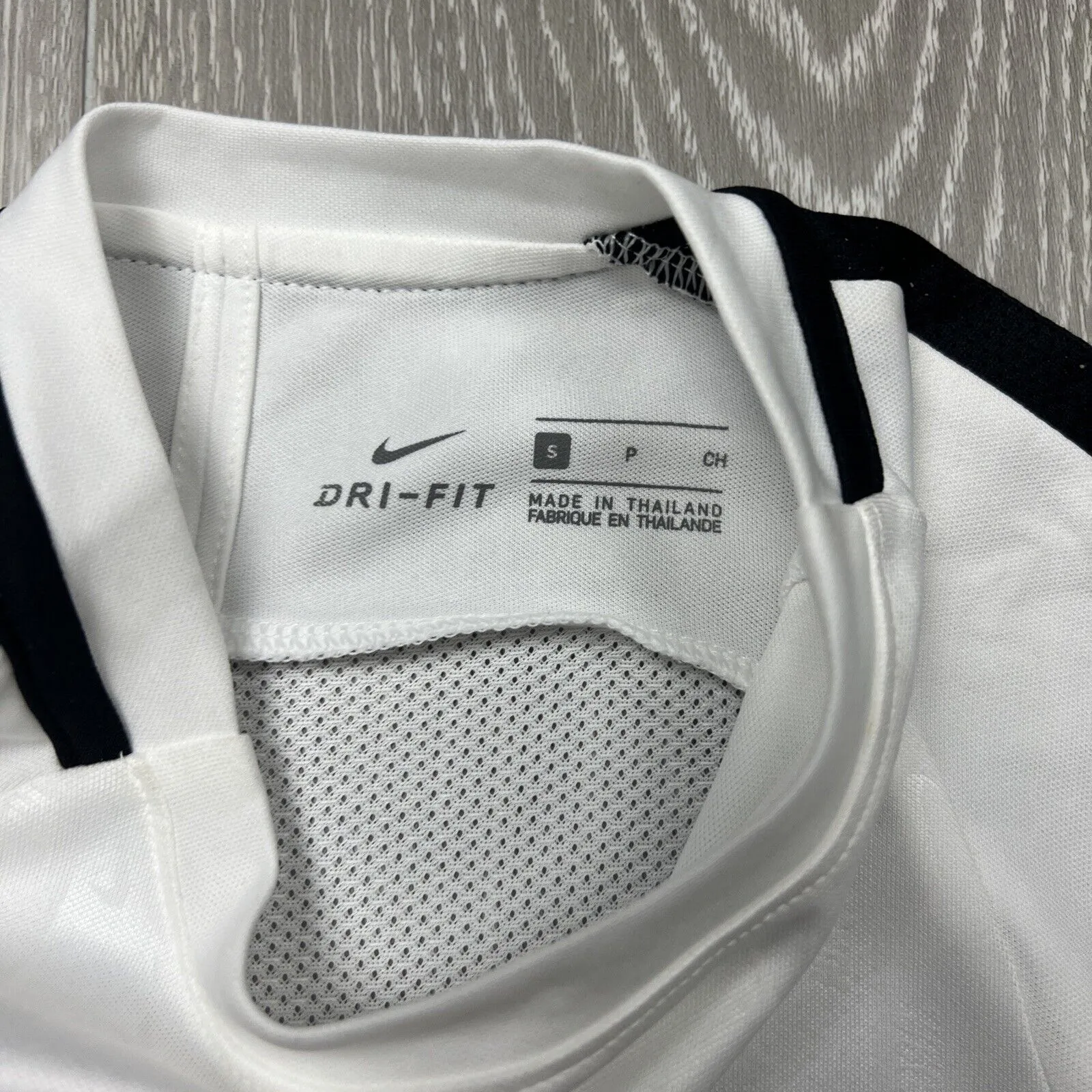 Nike Boys white Soccer Jerseys Size Small (New)