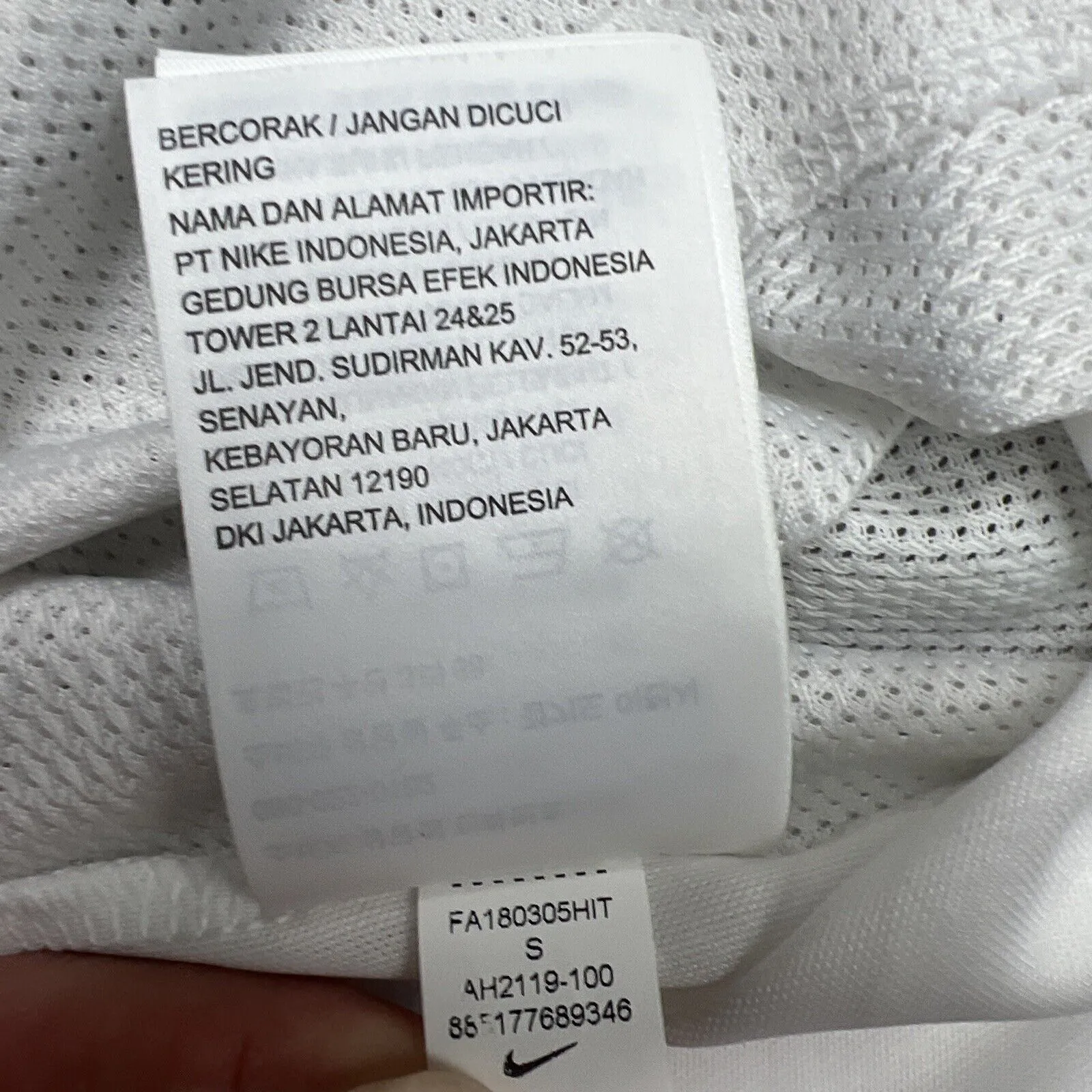 Nike Boys white Soccer Jerseys Size Small (New)