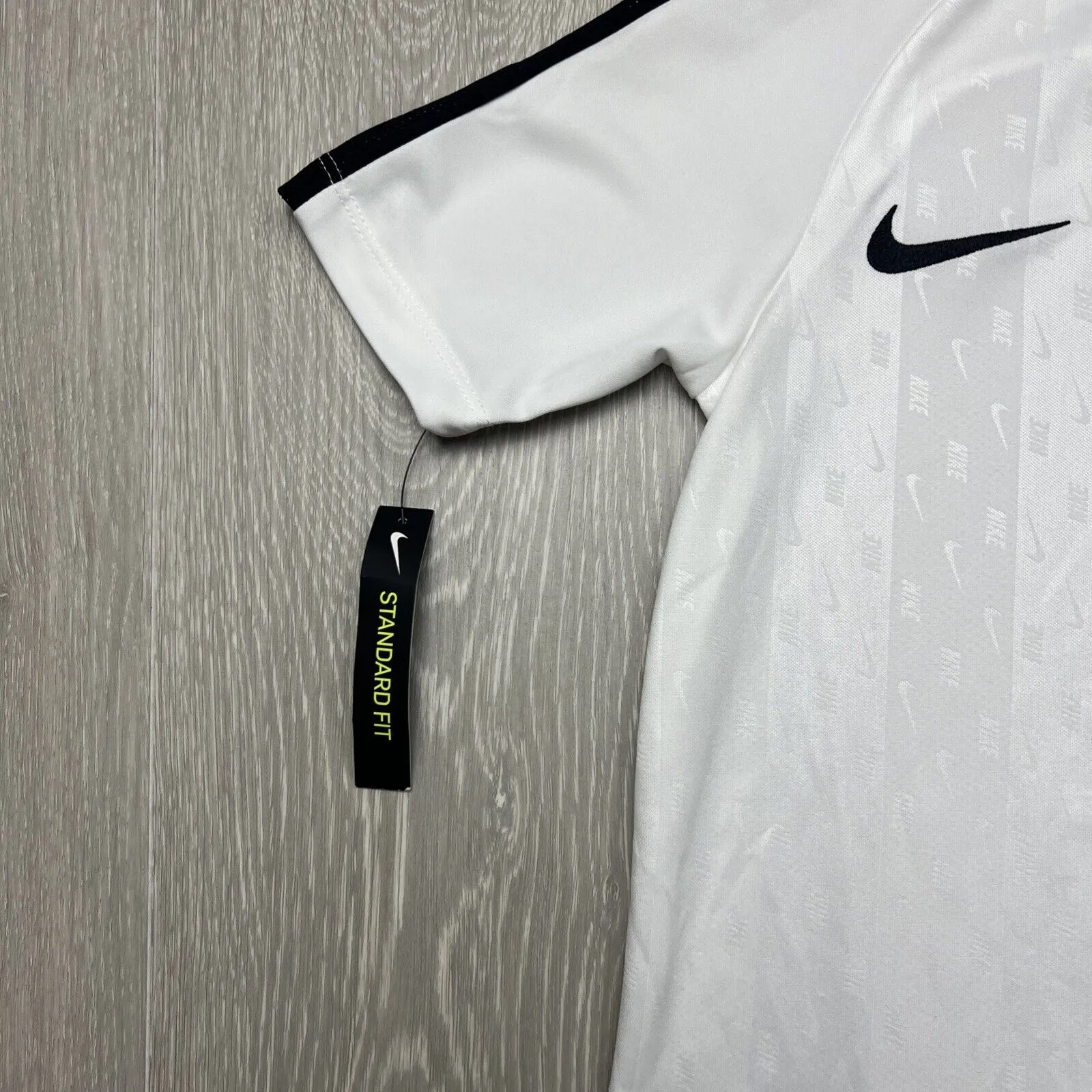 Nike Boys white Soccer Jerseys Size Small (New)