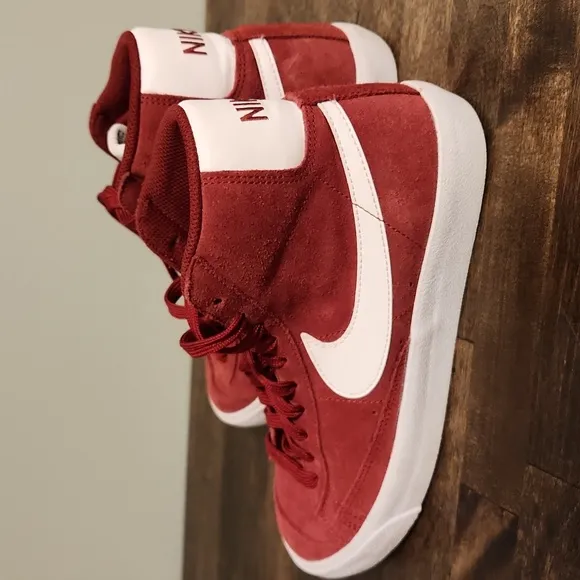 Nike mid 77' maroon dark red blazers youth size 6.5 women's 8.5