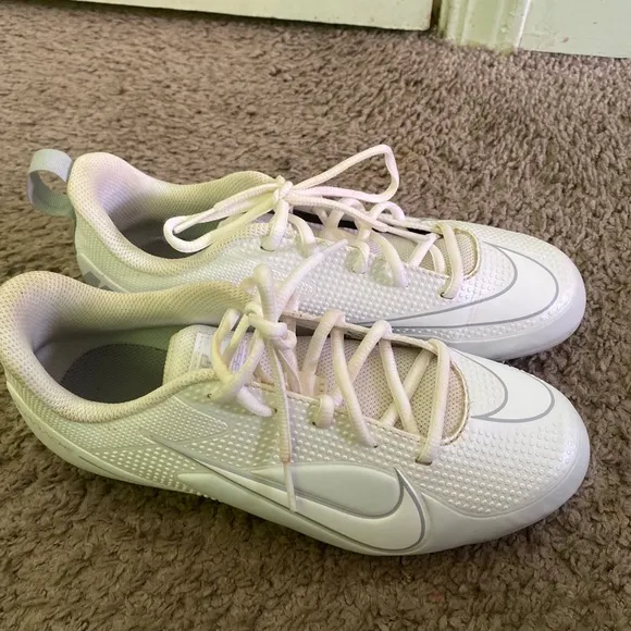 Nike Soccer Cleats 6 Youth