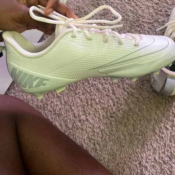 Nike Soccer Cleats 6 Youth