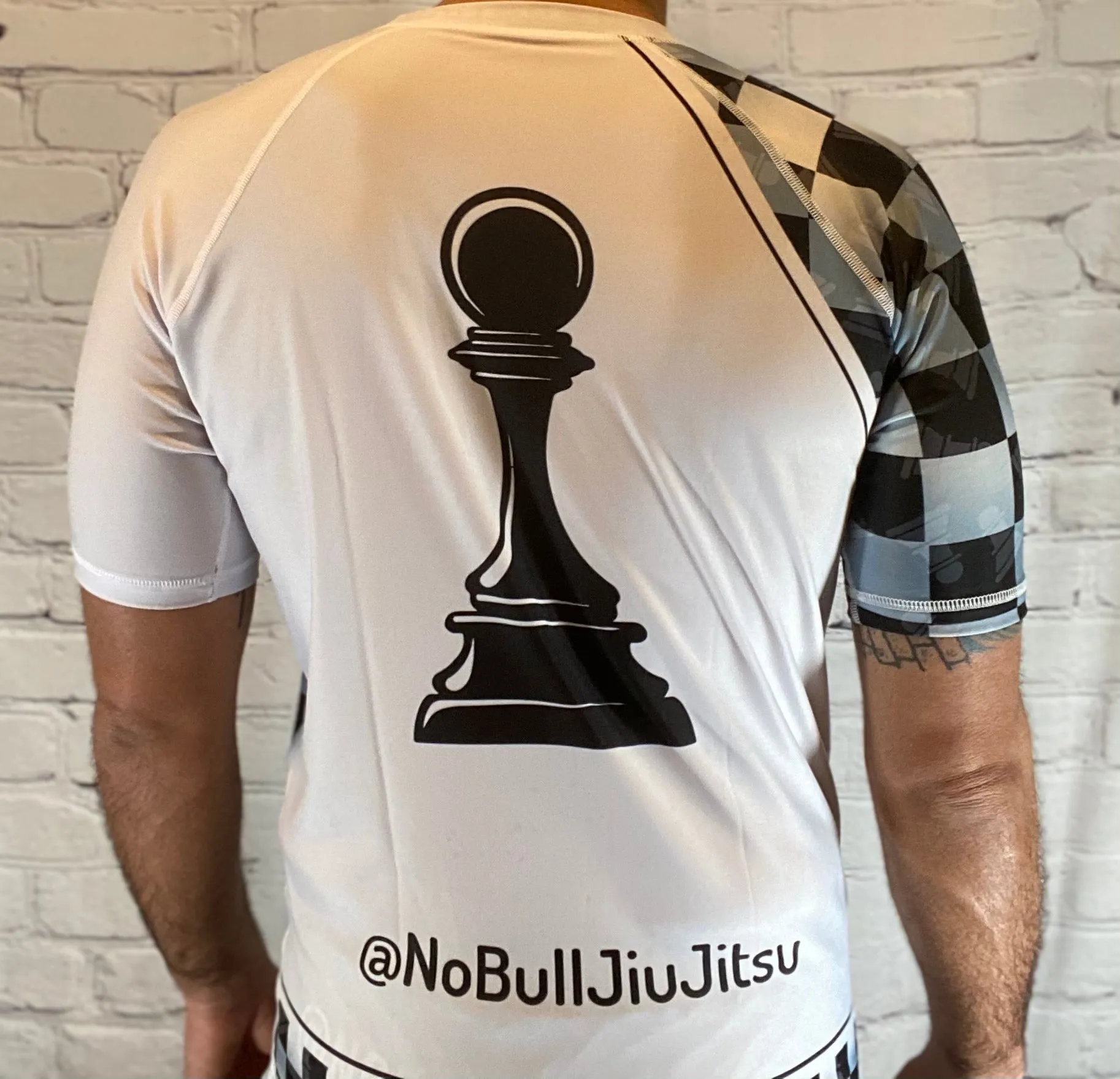 Noble Brands Jiu Jitsu BJJ Rash Guard Men’s Bjj No GI MMA Ranked Short Sleeve Compression Rash Guards - White Belt Pawn Chess Piece Design