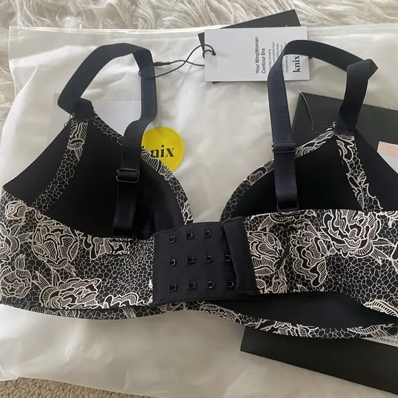 NWT Knix lace peony set - wing woman contour bra   leak proof bikini. S / 32a