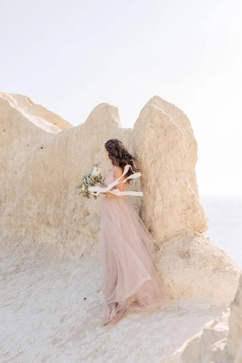 Simple V-neck Tulle Open Back Bridal Gown Beach Wedding Dresses TN215