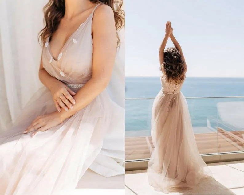 Simple V-neck Tulle Open Back Bridal Gown Beach Wedding Dresses TN215