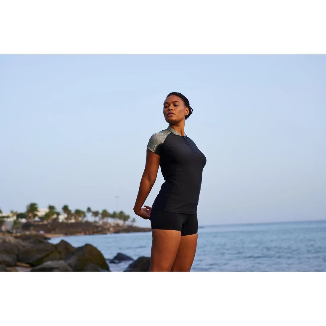 Women’s short-sleeved top for Aquagym and Aquafitness black lia khaki