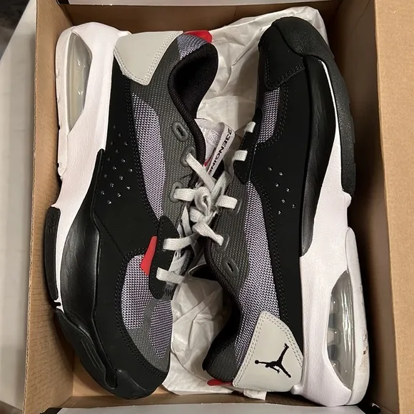 Youth Jordan Air 200E