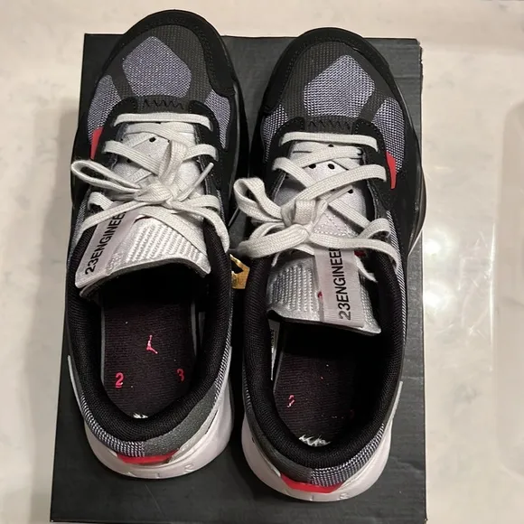 Youth Jordan Air 200E